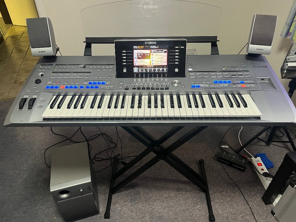 Yamaha Tyros 5 Keyboard met versterker en standaard, Muziek en Instrumenten, Ophalen, 61 toetsen, Yamaha, Zo goed als nieuw