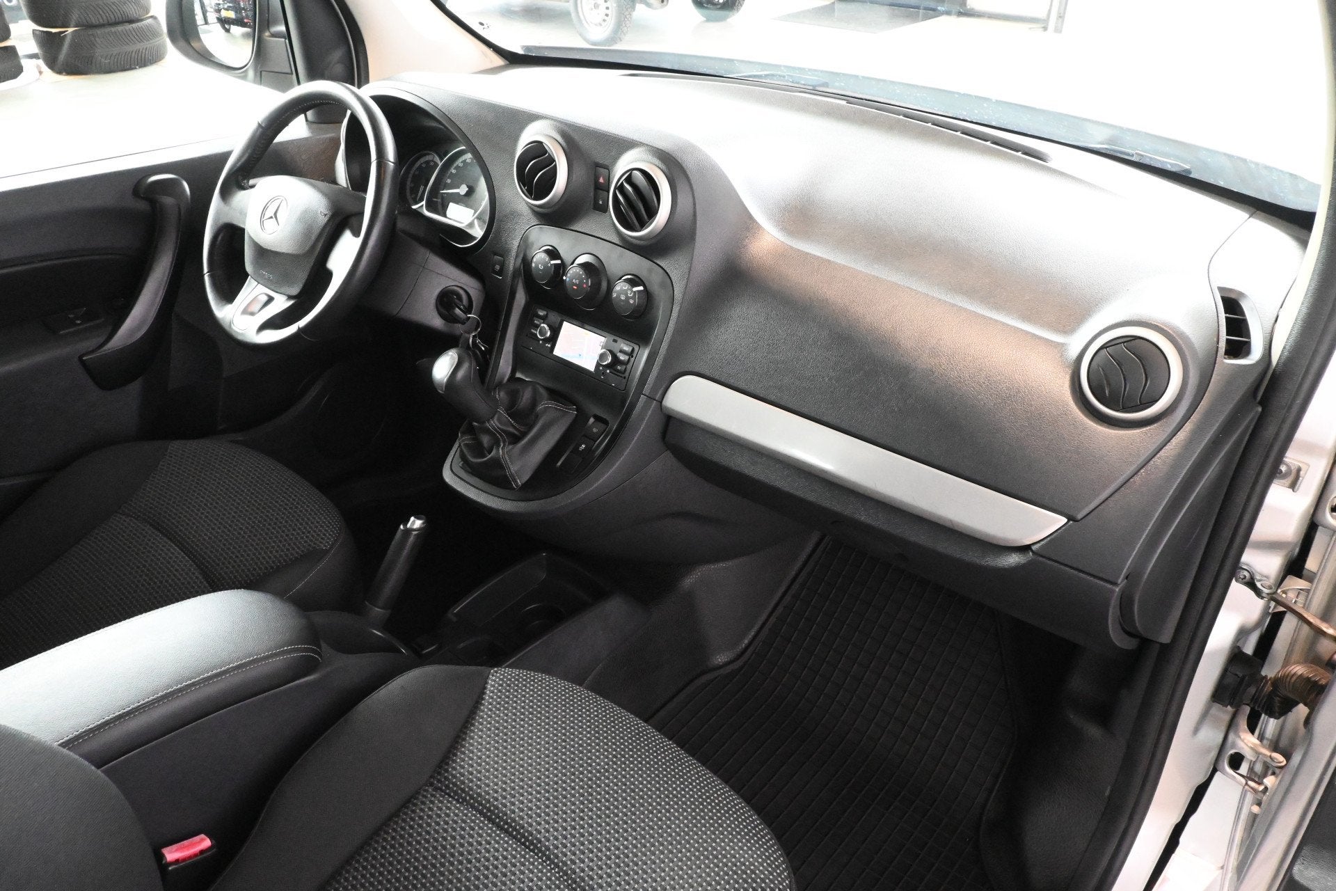 Mercedes-Benz Citan 108 CDI BlueEFFICIENCY Airco Navigatie T, Auto's, Voorwielaandrijving, Euro 5, Stof, Gebruikt