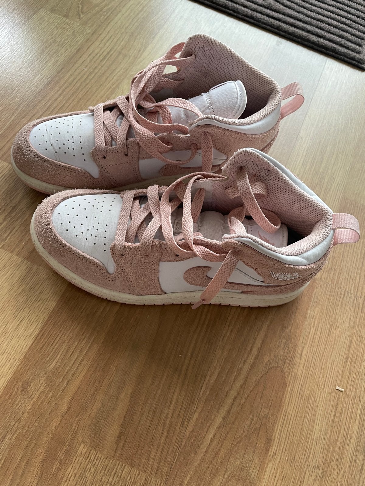 Nike Jordan sneaker meisjes, Ophalen of Verzenden, Zo goed als nieuw, Meisje, Sportschoenen