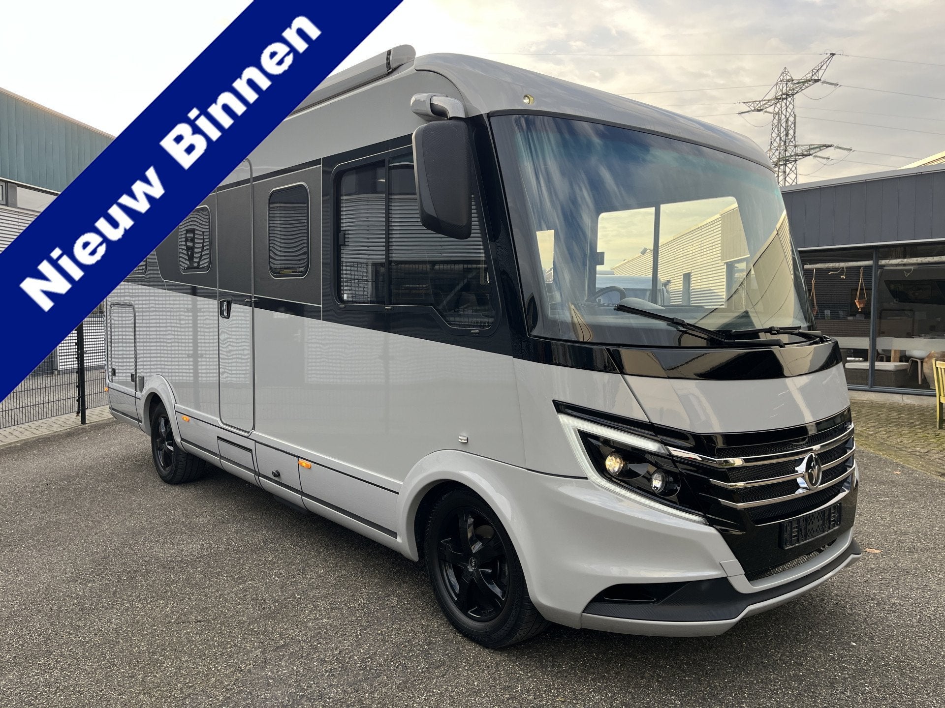 NIESMANN BISCHOFF ISMOVE 7.3F 180pk AUT VOL Queensbed+Hefbed, Niesmann+Bischoff, Galliersweg 39
5349AT  OSS, NL, 6 tot 7 meter