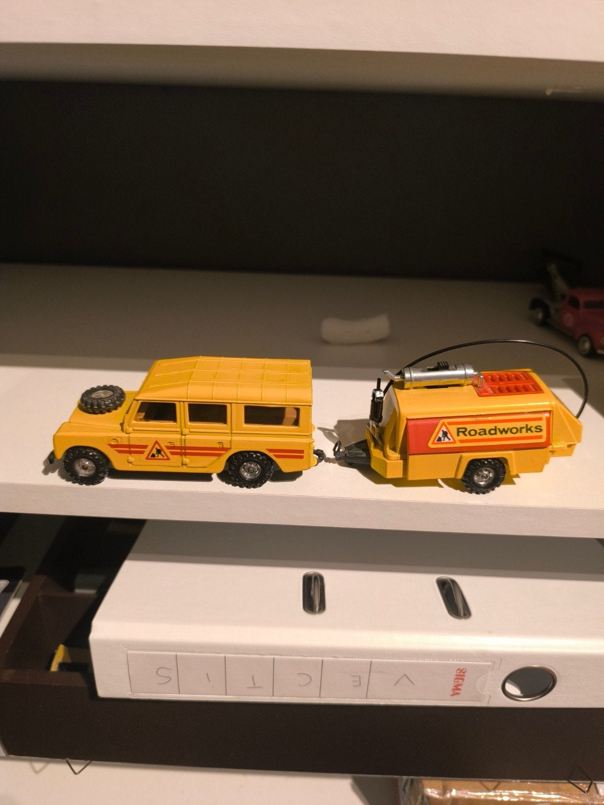 Corgi Land Rover & Roadworks Trailer - Vintage Speelgoed, Ophalen of Verzenden, Zo goed als nieuw, Auto, Corgi