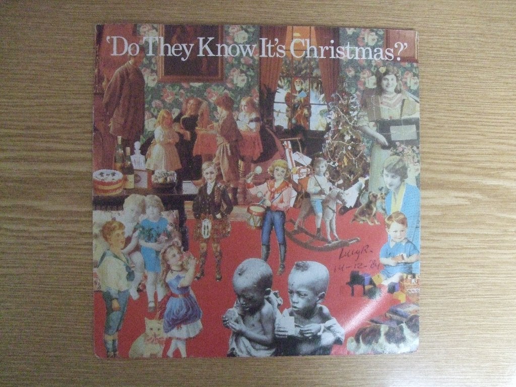 BAND AID     DO THEY KNOW IT'S CHRISTMAS? / FEED THE WORLD, Cd's en Dvd's, Vinyl Singles, 7 inch, Ophalen of Verzenden, Zo goed als nieuw