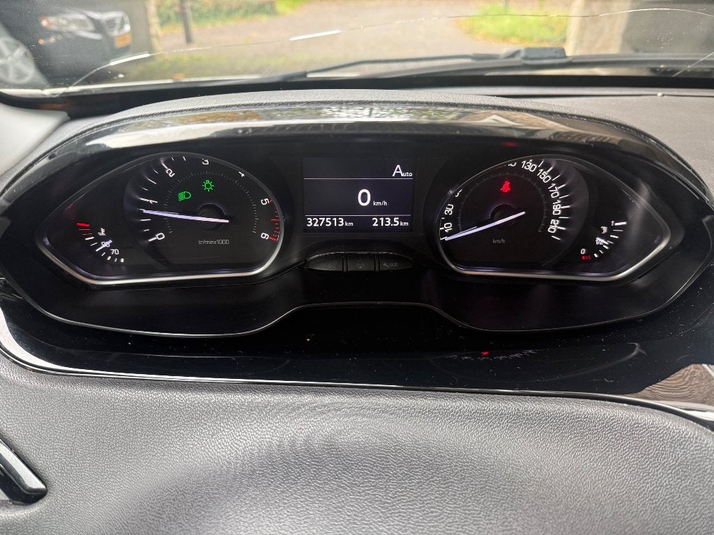 Peugeot 208 1.4 E-hdi 50KW/68PK 2-TR 5-D 2012 Wit, Auto's, 725 kg, 1398 cc, 4 cilinders, 96 €/maand