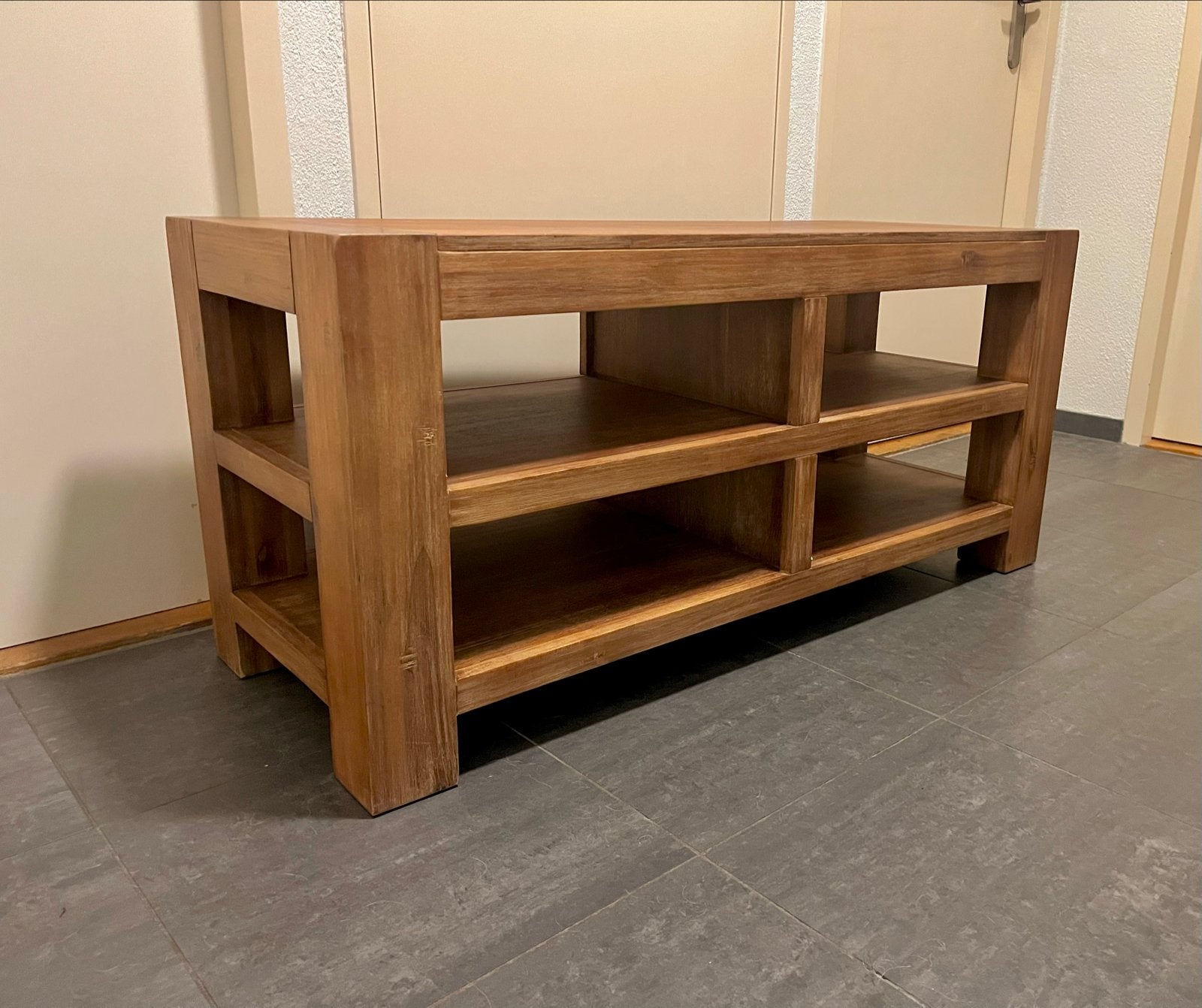 Massief houten tv-meubel / salontafel met opbergruimte, Ophalen, 100 tot 150 cm, Zo goed als nieuw, Minder dan 100 cm