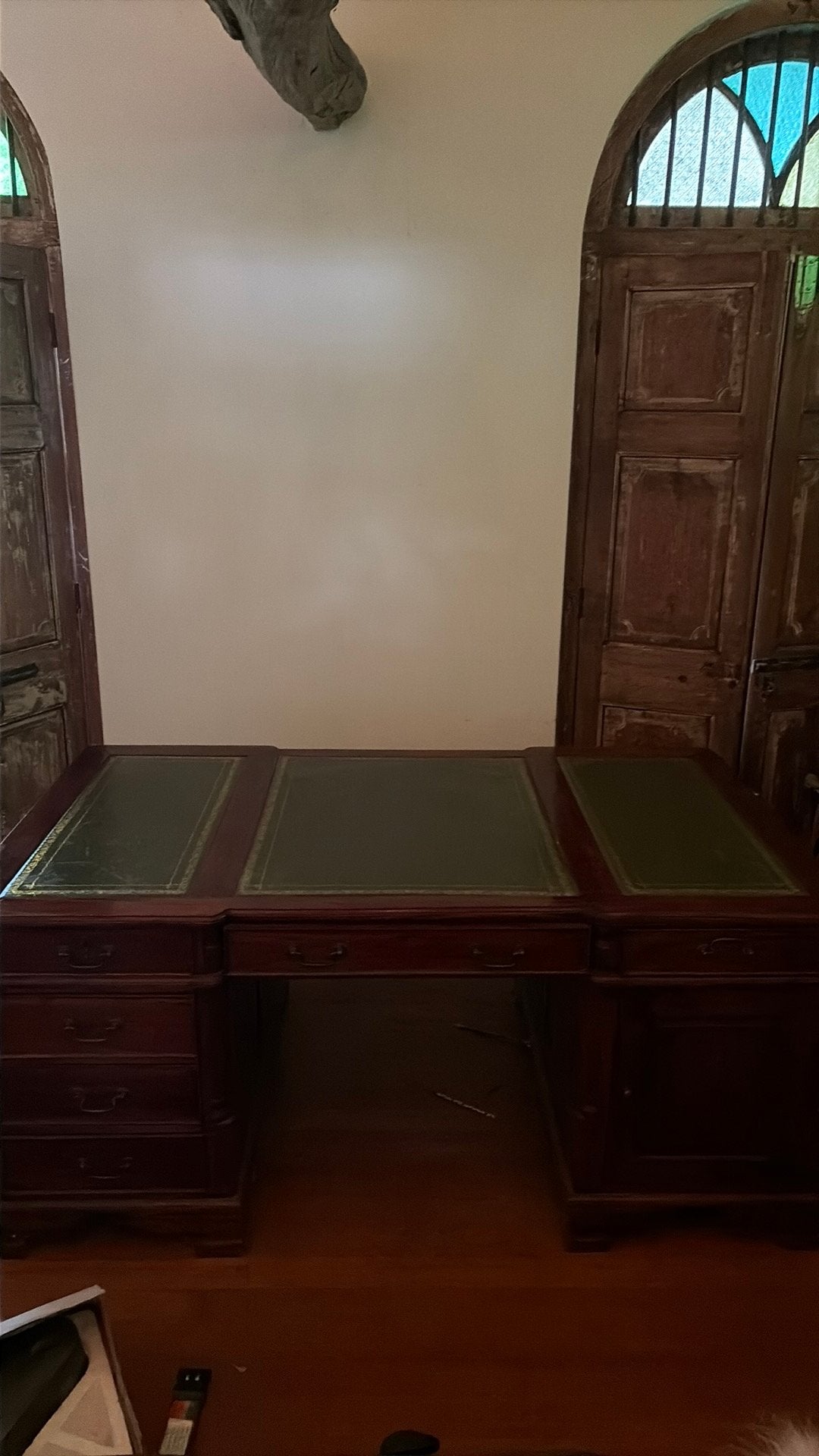 Dubbel chesterfield bureau, Ophalen