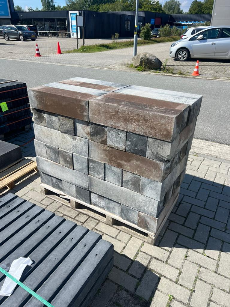 Restpartij stapelblokken 60x15x15 €3,95 ps, Overige typen, Ophalen of Verzenden, Zo goed als nieuw, Minder dan 5 m²
