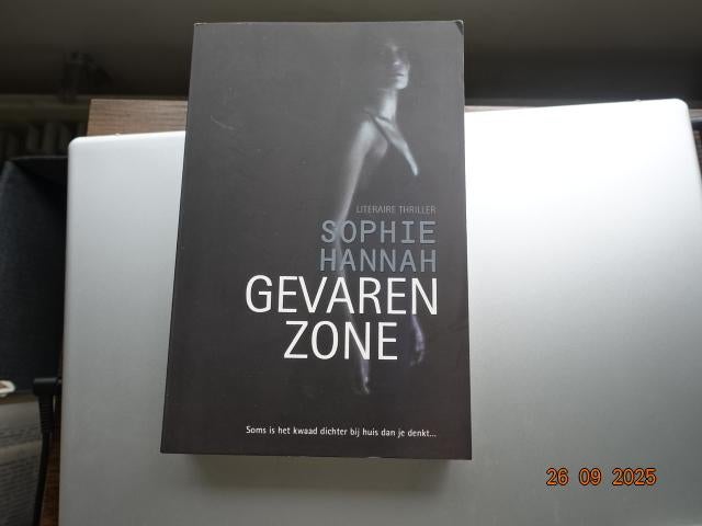 Gevarenzone.....Sophie Hannah, Ophalen, Gelezen, Amerika
