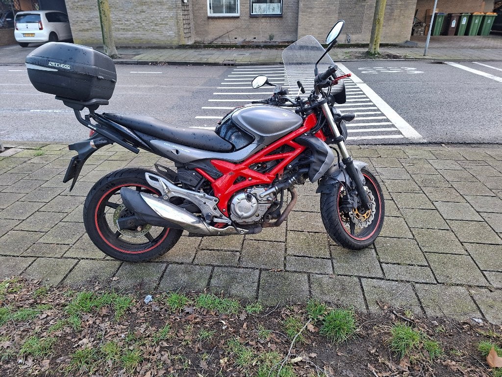 Suzuki SFV 650 Gladius ABS (2015) - A2 / Vol vermogen + Chip, 2 cilinders, Gebruikt, Particulier, ABS