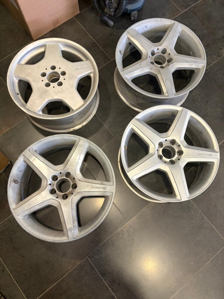 AMG VELGEN TER DECORATIE KUNNEN NIET MEER ONDER EEN AUTO !, Auto-onderdelen, Banden en Velgen, Velg(en), Zomerbanden, Ophalen