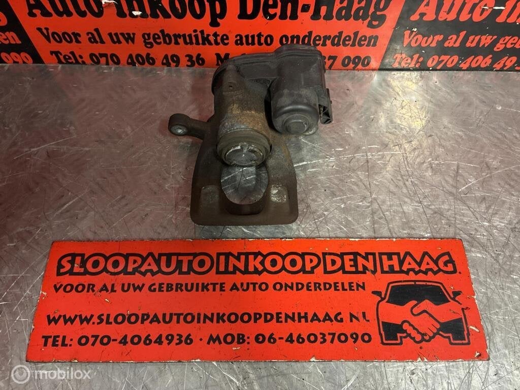 Nissan Qashqai ('14-'19) Remklauw Linksachter | 32353311C |, Gebruikt, Ophalen of Verzenden, Nissan, Nissan