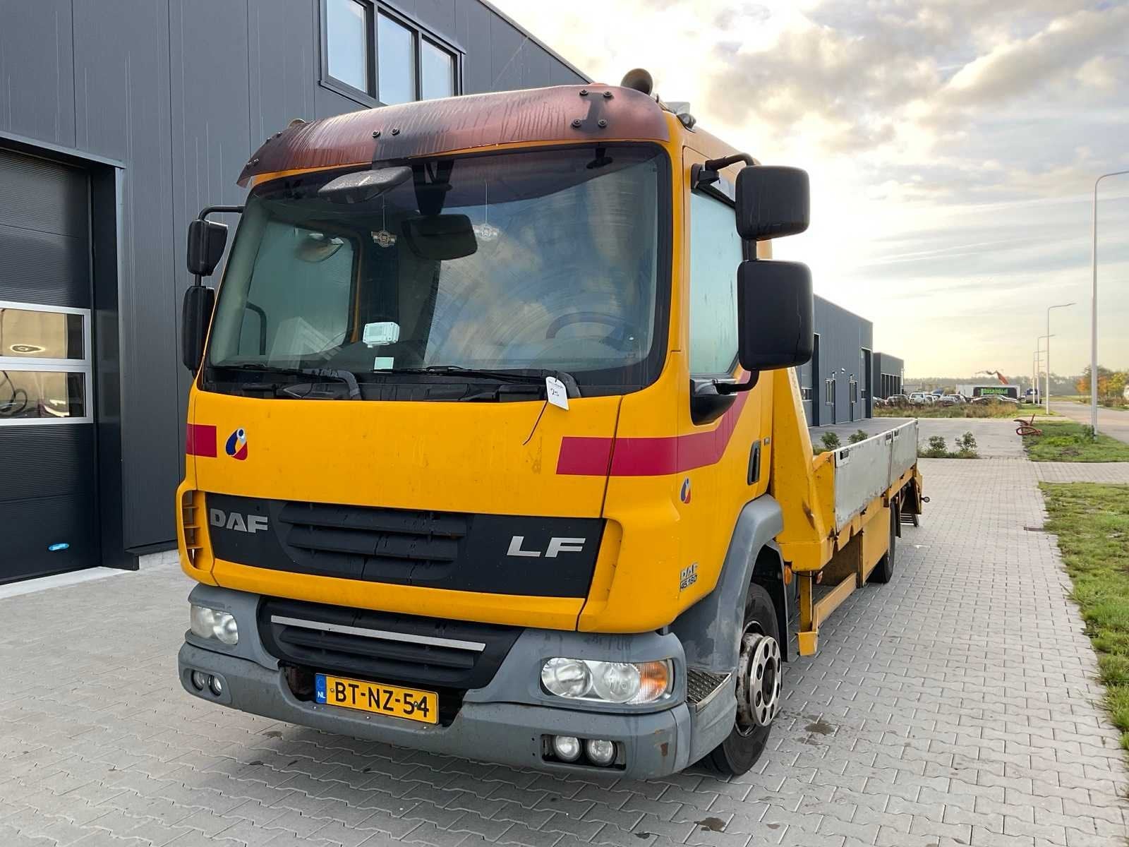 2007 Daf LF FA LF45G12 Oprijwagen, Auto's, Euro 5, Gebruikt, 4 cilinders, 4462 cc