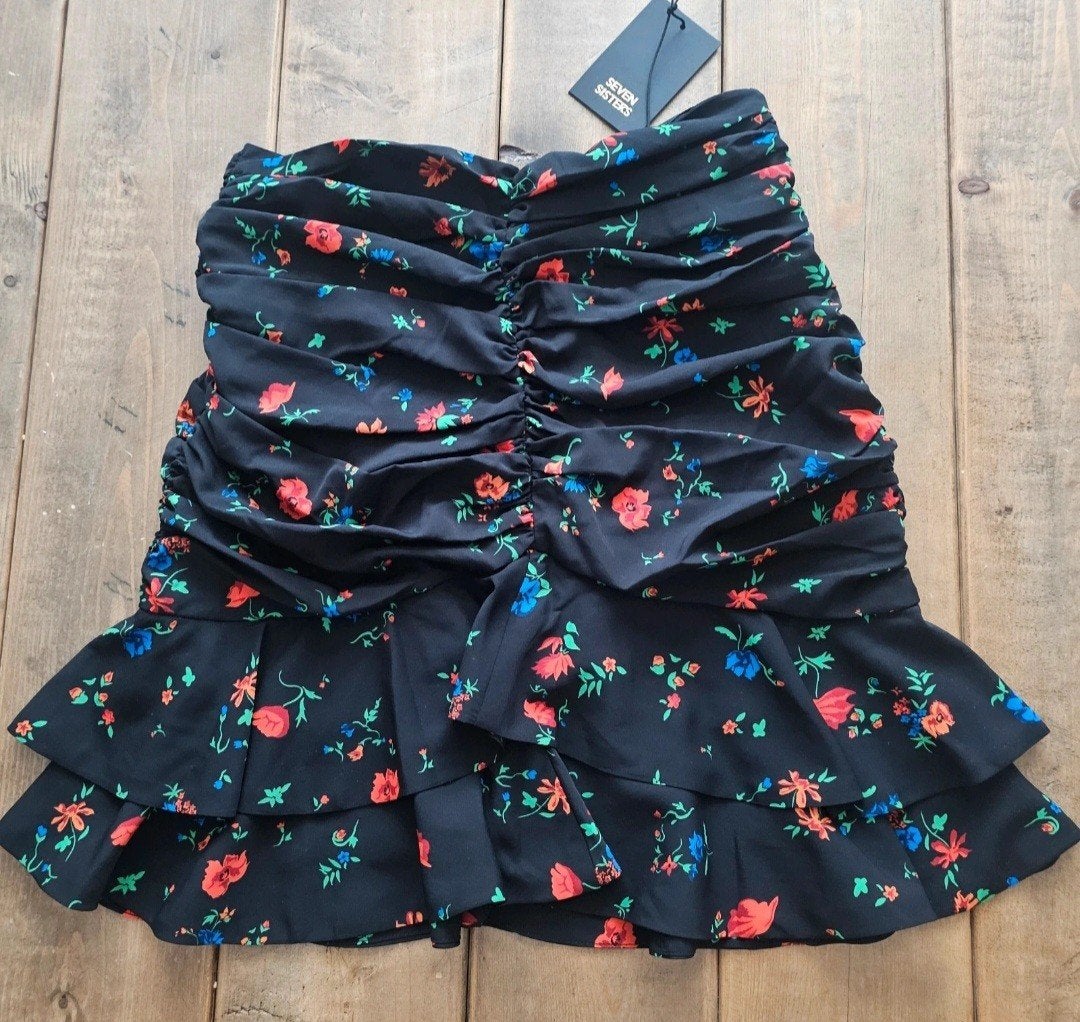 Nieuw - Seven Sisters Zwarte Rok met Bloemenprint - Maat M, Kleding | Dames, Maat 38/40 (M), Seven Sisters, Zwart, Nieuw