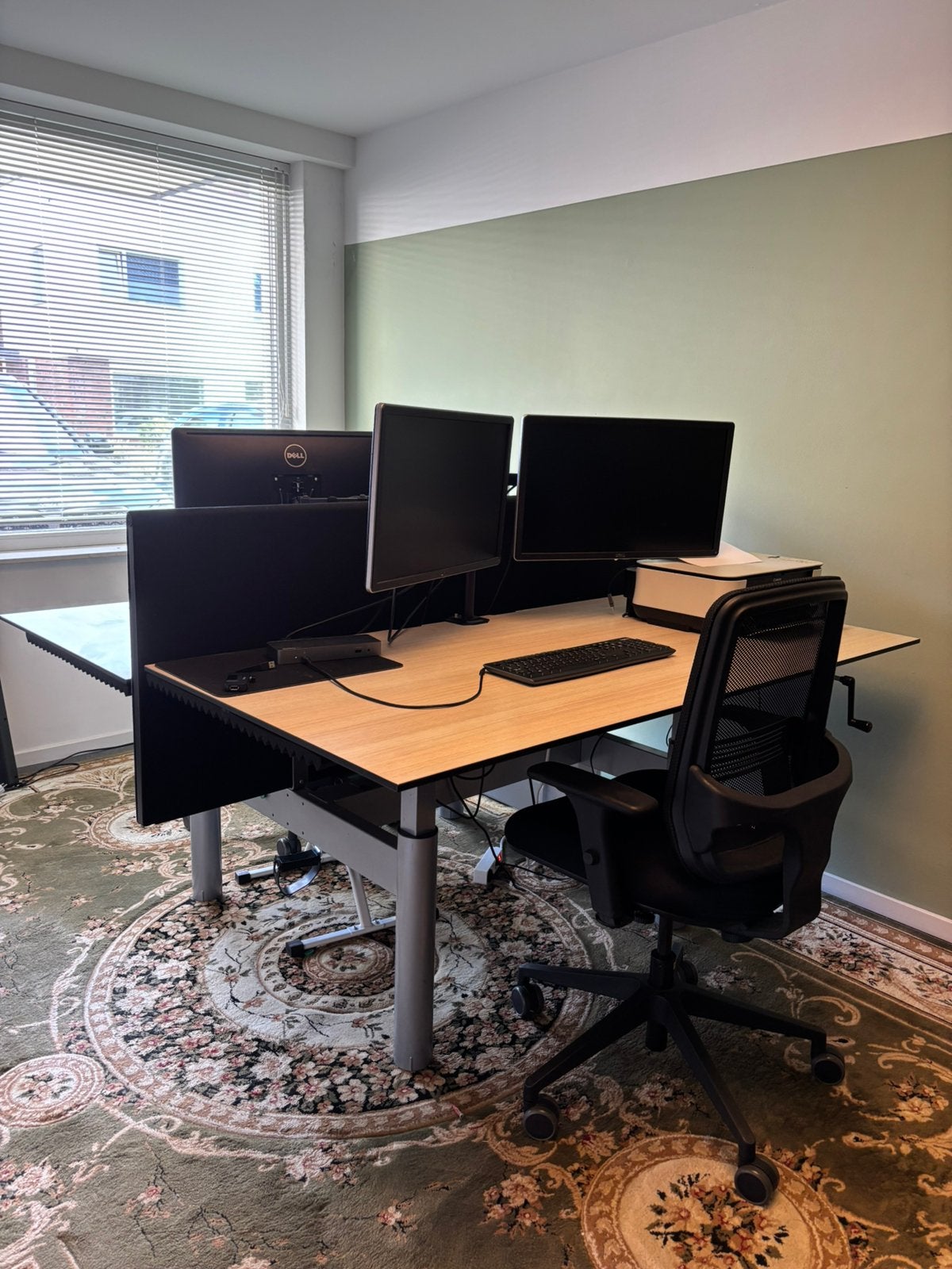 Complete duo-werkplek voor 2 personen – incl. 4 Dell-monitor, Ophalen, Gebruikt