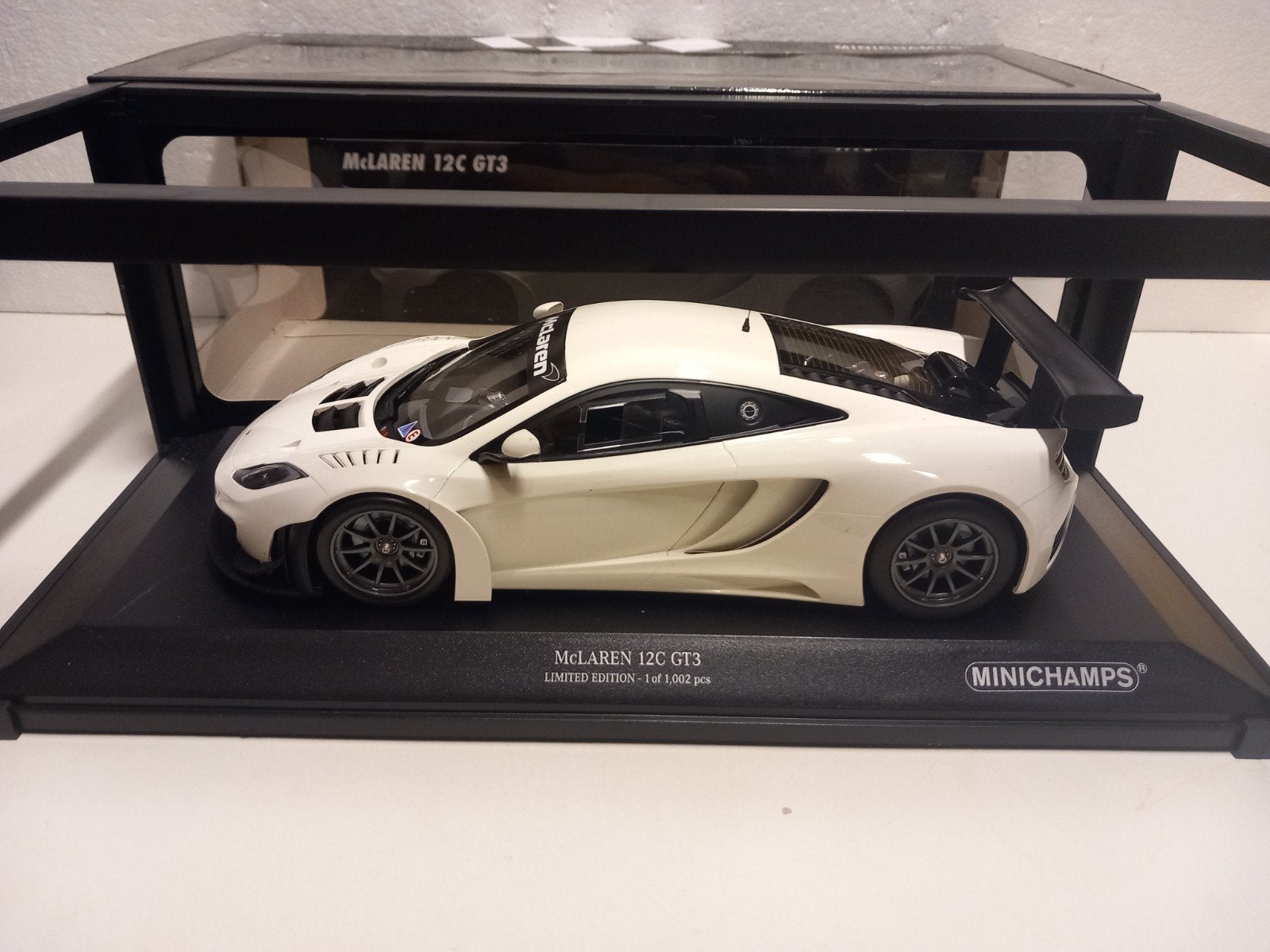 Mc Laren 12 C ivory white Minichamps 1002 Limited 1:18 KRD, Ophalen of Verzenden, Zo goed als nieuw, Auto, MiniChamps