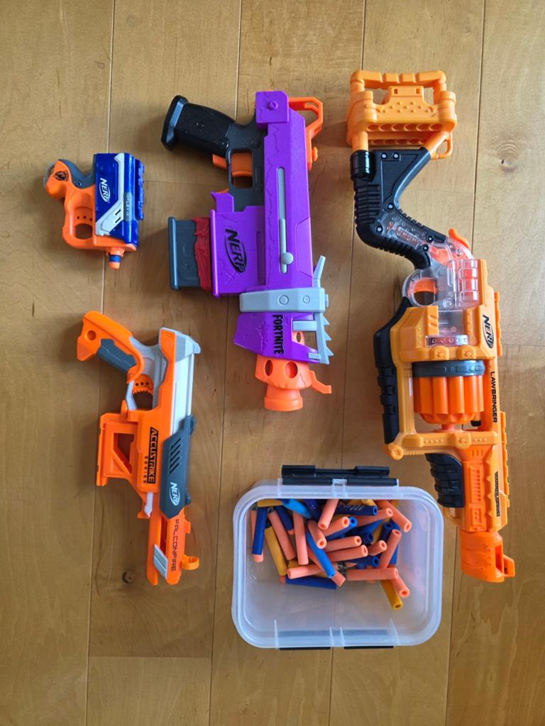 Diverse NERF pistolen en kogels, Ophalen, Gebruikt