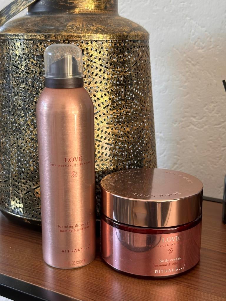 Rituals Love: Foaming Shower Gel & Body Cream Set, Ophalen of Verzenden, Nieuw, Bad & Douche