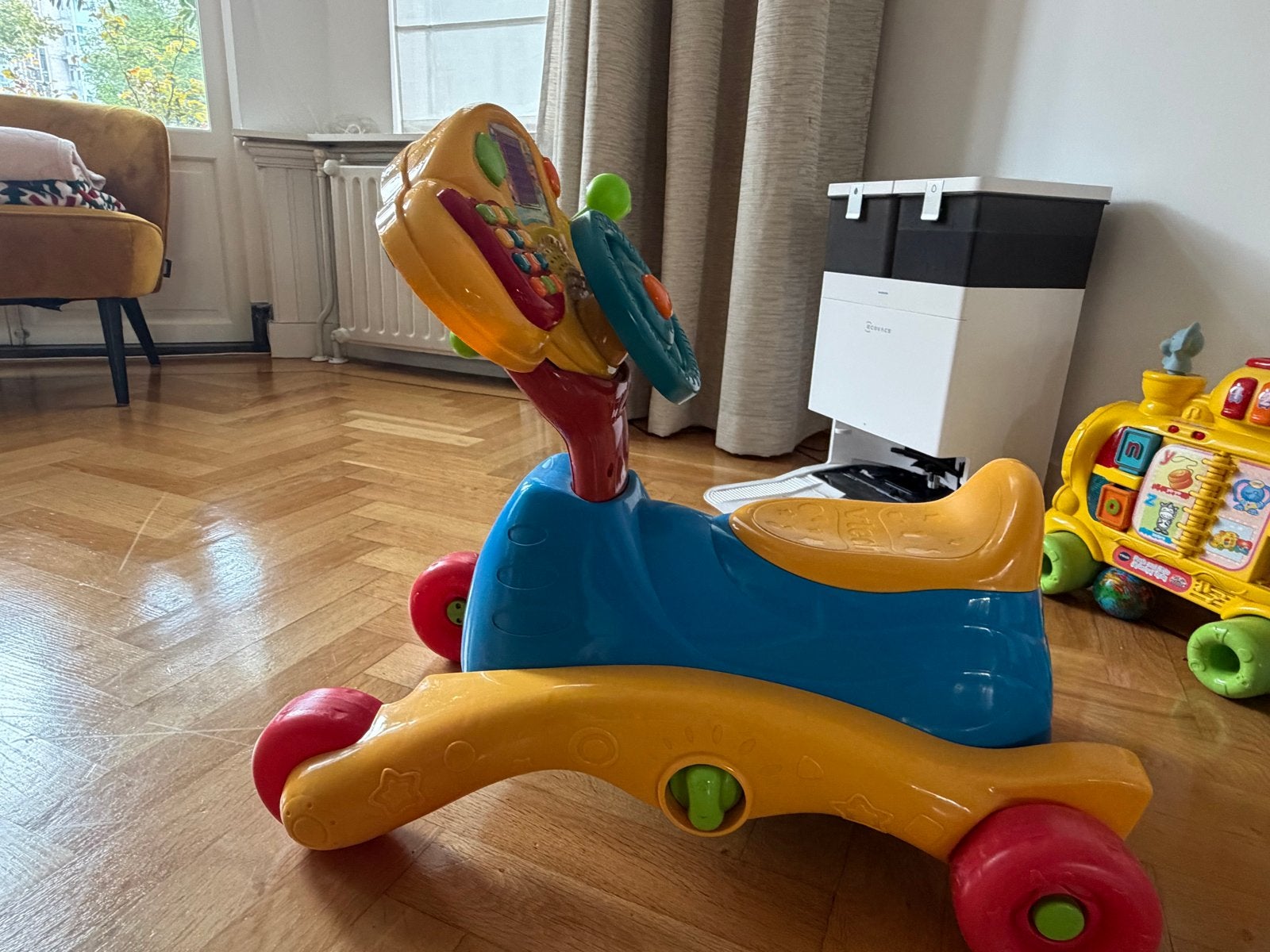 VTech Loopauto en Speelpaneel - 2-in-1 Plezier, Kinderen en Baby's, Ophalen of Verzenden, Gebruikt, 6 maanden tot 2 jaar