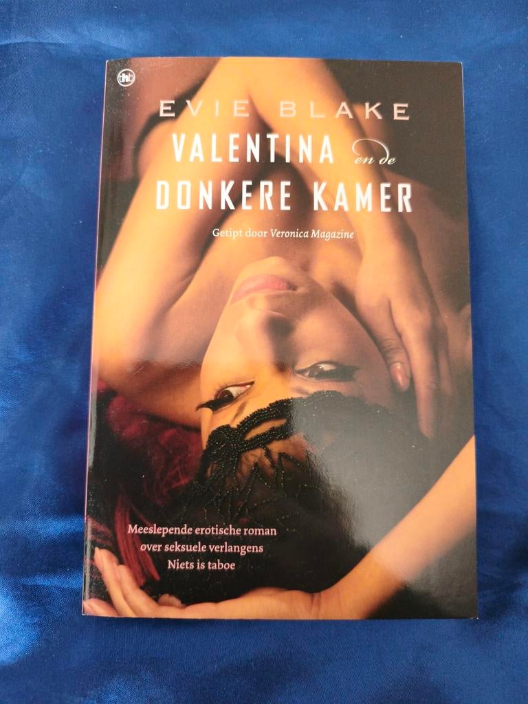Valentina en de donkere kamer Evie Blake nieuw, Boeken, Ophalen of Verzenden, Nieuw