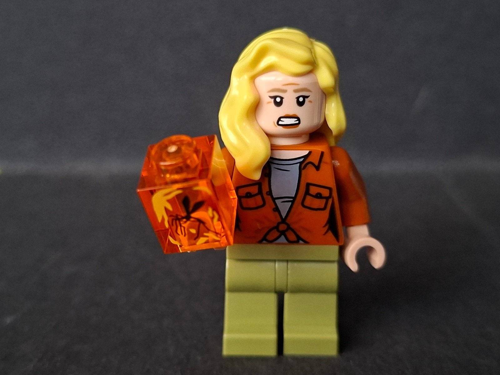 Lego minifig NIEUW Jurassic World Dr. Ellie Sattler Mug Ei, Jurassic World, Lego, Nieuw, Ophalen of Verzenden