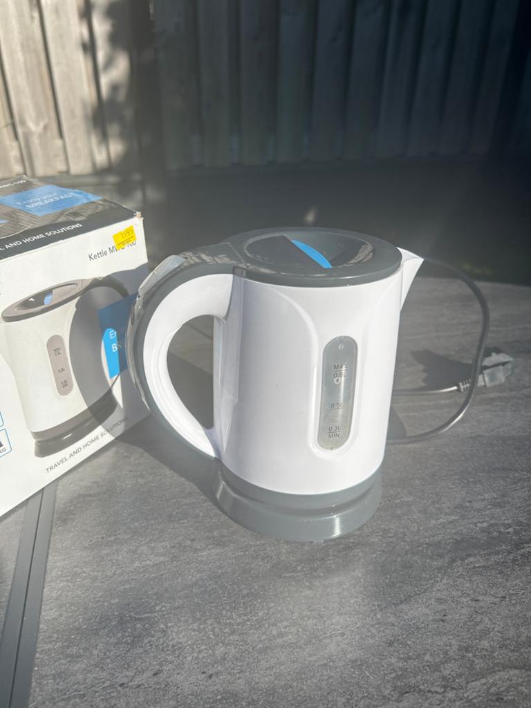 Compacte Camping Waterkoker - Ideaal voor Reizen, Minder dan 1 liter, Ophalen, Zo goed als nieuw