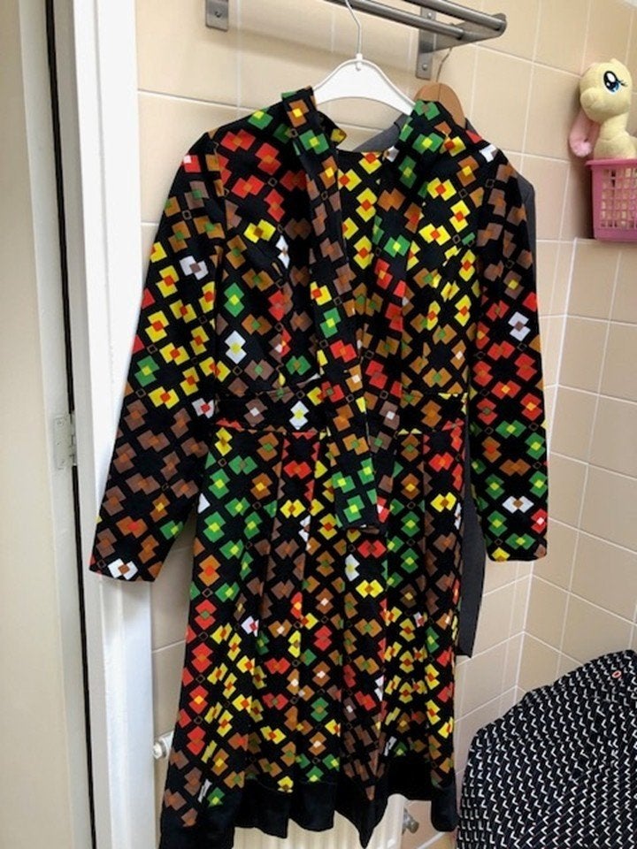 VINTAGE JURKJE PLISSÉ (ZWART ORANJE GEEL GROEN), Kleding | Dames, Verzenden, Zo goed als nieuw, Maat 38/40 (M), Zwart