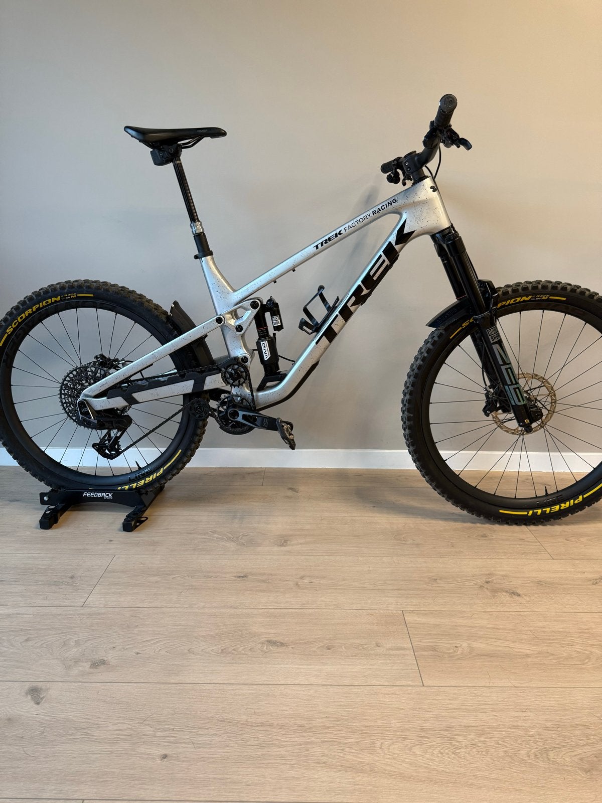 Trek Slash 9.9 AXS 2024 - XL - Volledig geserviced, Ophalen, 57 cm of meer, Zo goed als nieuw, Schijfrem