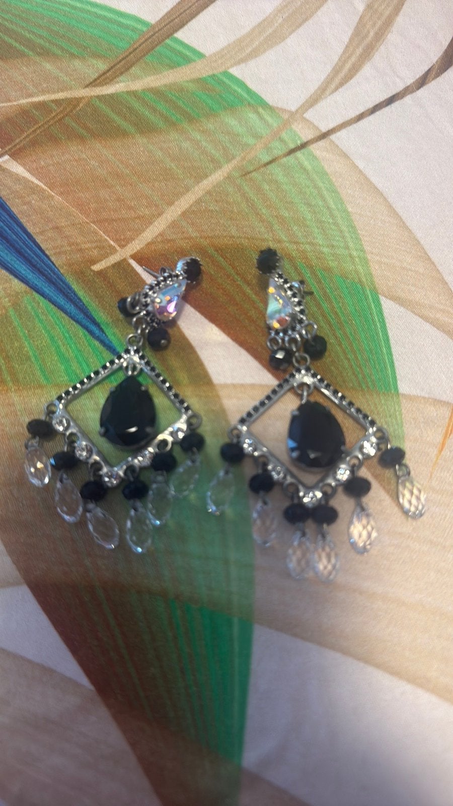 Otazu zwart witte oorhangers oorbellen swarovski stenen, Ophalen of Verzenden, Zo goed als nieuw, Zwart, Overige materialen