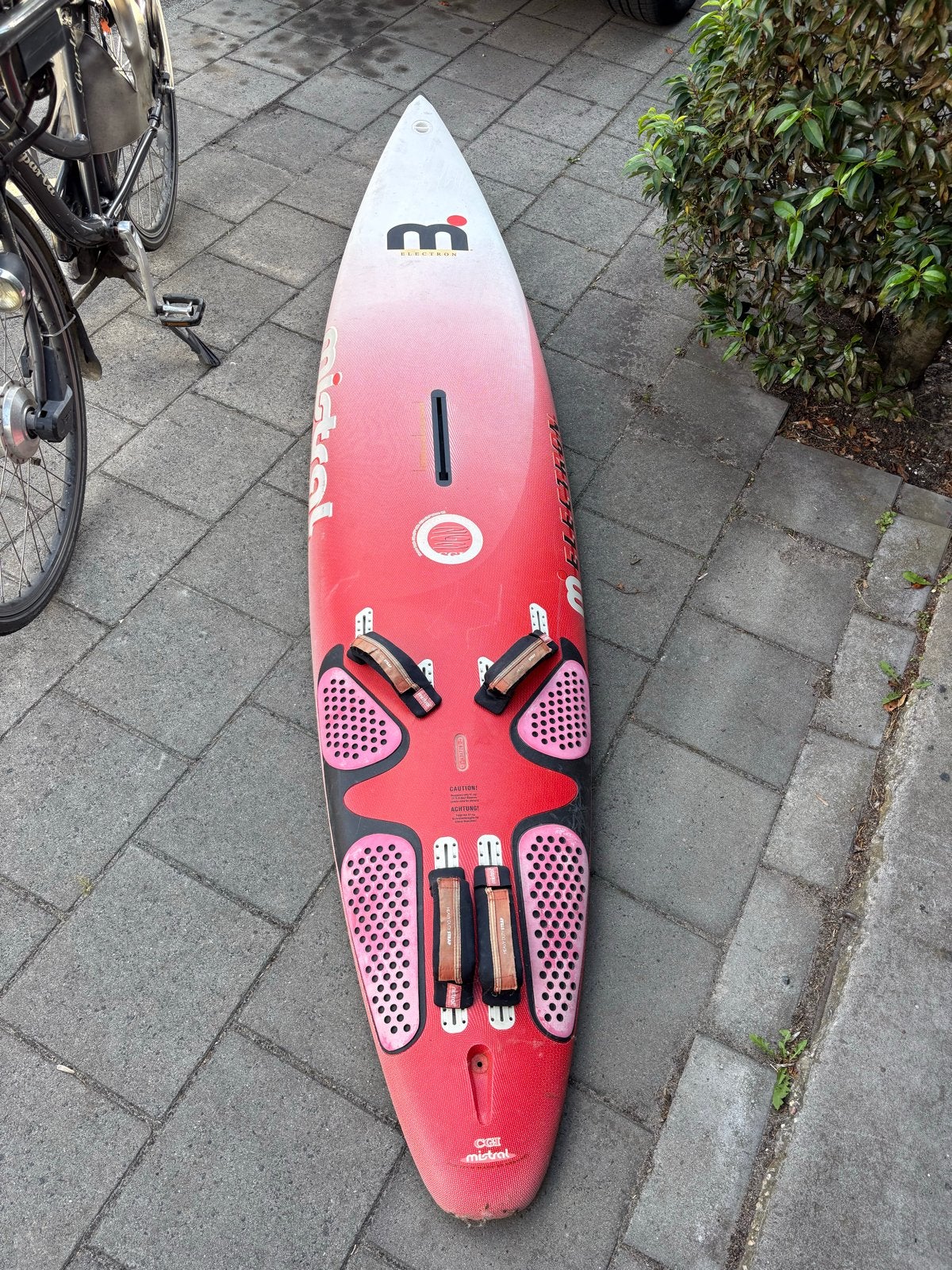Mistral Electron Windsurfplank - Gebruikt, Watersport en Boten, Windsurfen, Met voetbanden, Gebruikt, Ophalen of Verzenden, Plank
