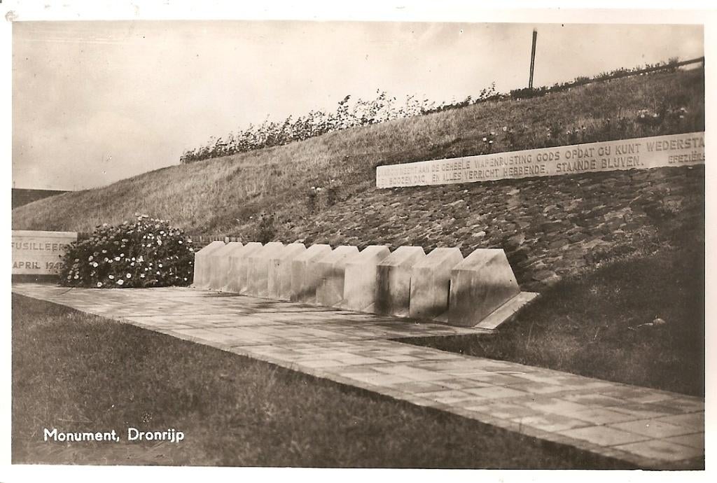 Dronrijp, momument, Ophalen of Verzenden, 1940 tot 1960, Gelopen, Friesland
