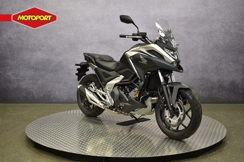 Honda NC 750 X DCT (bj 2021), Motoren, Motoren | Honda, Info@motoportwormerveer.nl, Honda Motor Europe, Bedrijf, Crystal Bldng B-Unit B11.2 Rivium Blv200
2909 LK  Capelle aan den IJsel, NL