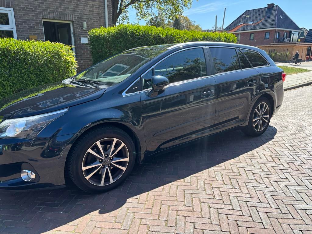Toyota Avensis 1.6 Vvt-i Wagon 2012 donker blauw, Auto's, Toyota, Particulier, Avensis, ABS, Achteruitrijcamera, Airbags, Airconditioning