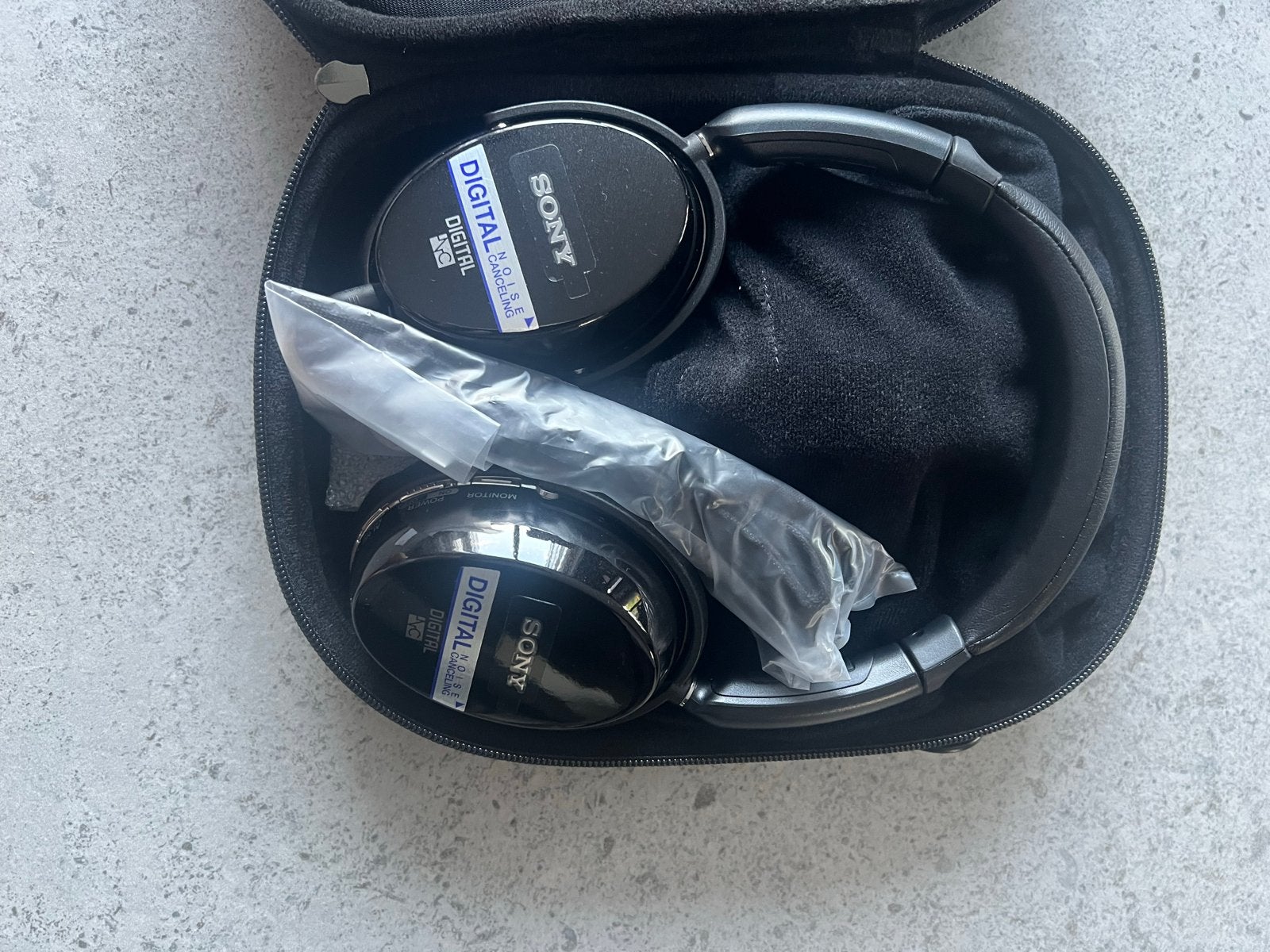 Sony Digitale Koptelefoon - Nieuw in Doos, Nieuw, Ophalen of Verzenden, Noise cancelling, Zwart