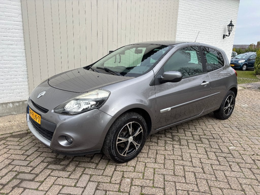 Renault Clio 1.2 TCE Airco, 1ste Eigenaar! Voll.Hist 2011👌, Voorwielaandrijving, 4 cilinders, 49 €/maand, Origineel Nederlands
