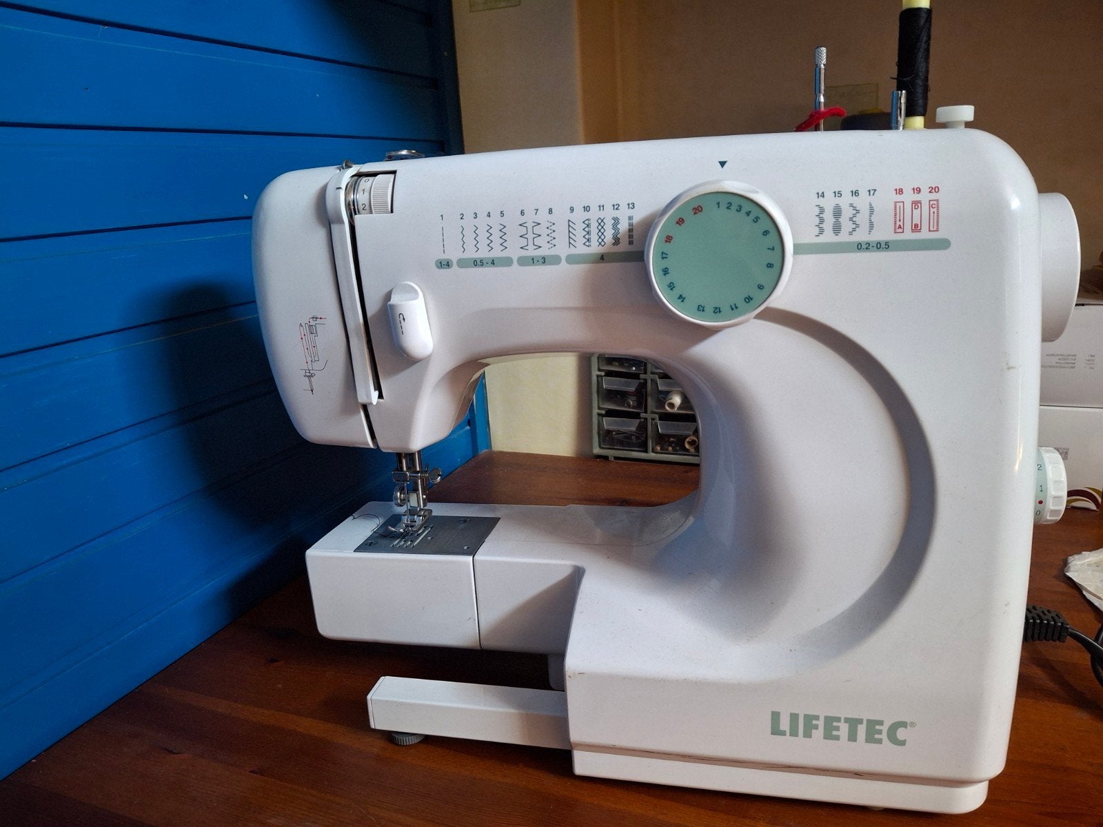 Lifetec LT8709 naaimachine, Ophalen of Verzenden, Gebruikt, Naaimachine, Overige merken