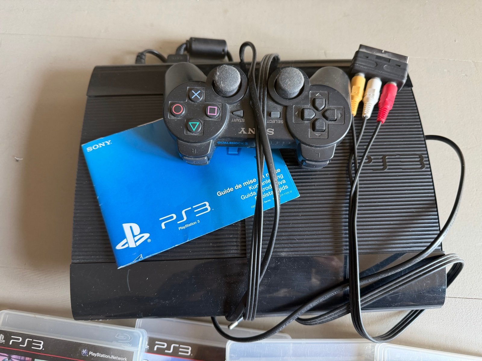 PlayStation 3 (PS3) Slim met controller en 4 games, Ophalen, Gebruikt, Vanaf 18 jaar, Overige genres