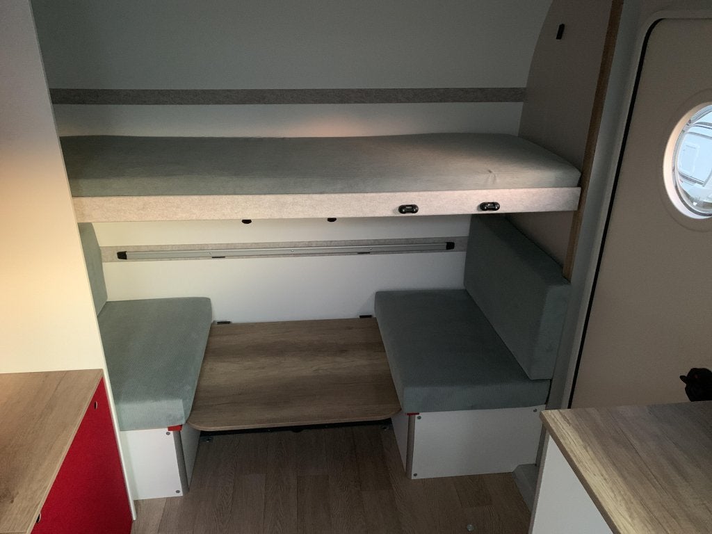 Hobby Beachy 420+ Model 2026, Standaardzit, Dwars-stapelbed, Hobby, Bedrijf