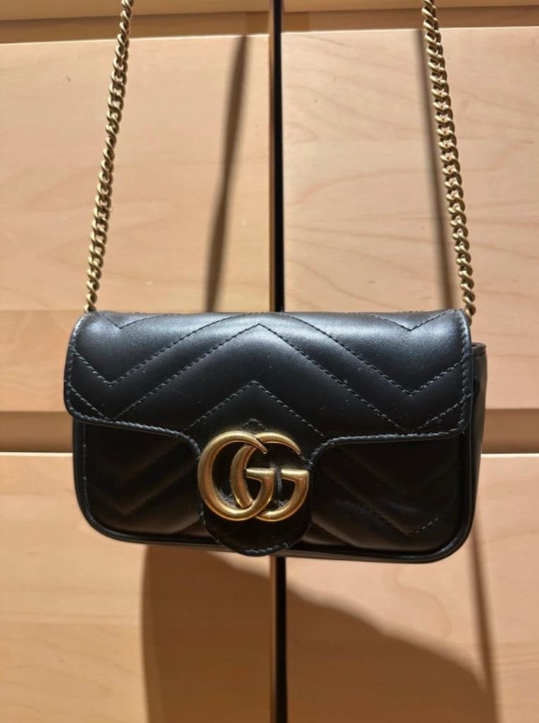 Gucci tas Marmont mini zo goed als nieuw, Ophalen of Verzenden, Zo goed als nieuw, Zwart, Schoudertasje