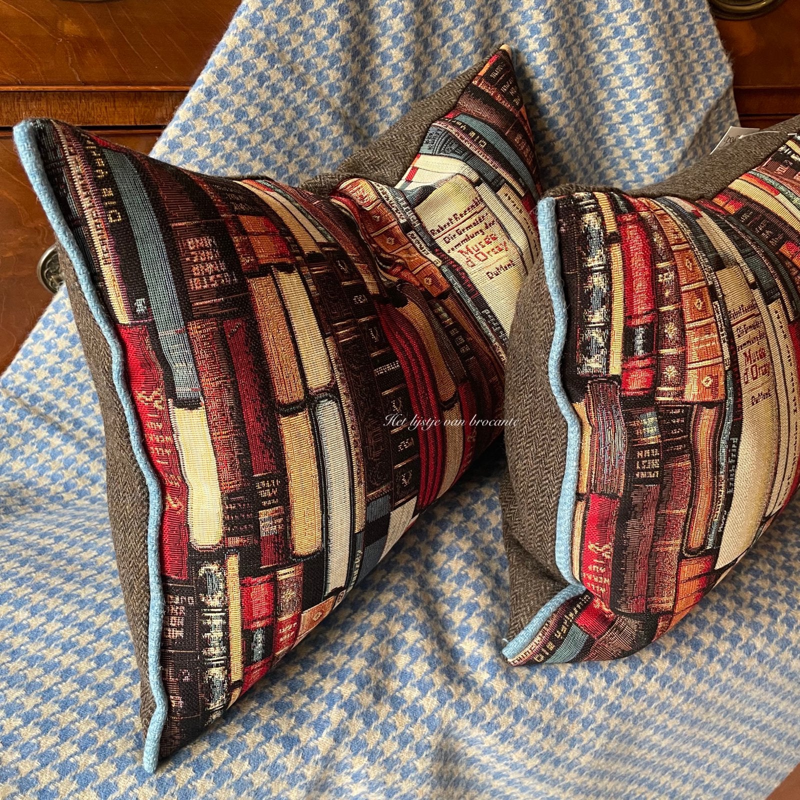 Handgemaakte kussen set The bookcase / Herringbone tweed, Huis en Inrichting, Westdijk 41 3241 GT Middelharnis, Info@lijstjevanbrocante.nl