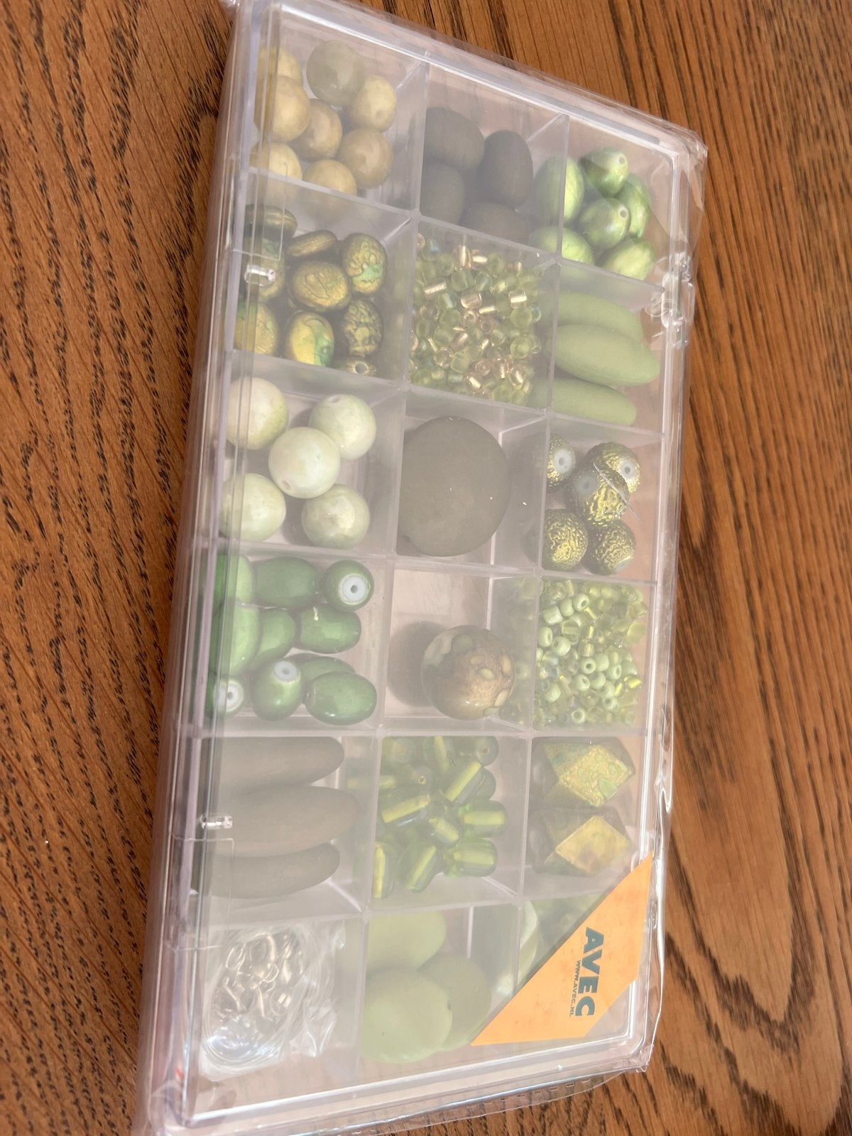 Kralen assortiment in opbergdoos - Groen/Bruin tinten, Ophalen of Verzenden, Zo goed als nieuw, Kraal