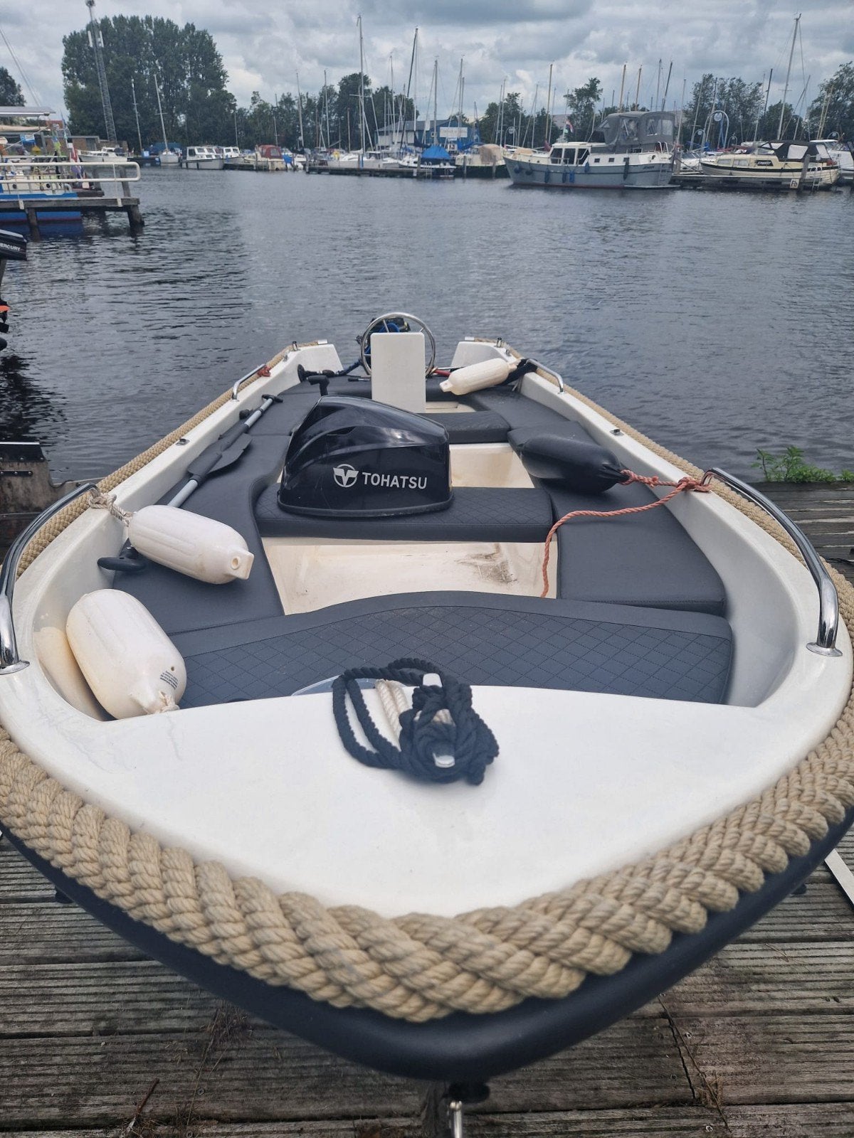 Sloep 430 met Trailer en Tohatsu Motor 8PK, Watersport en Boten, Overige typen, Zo goed als nieuw, Rondzit, Ophalen