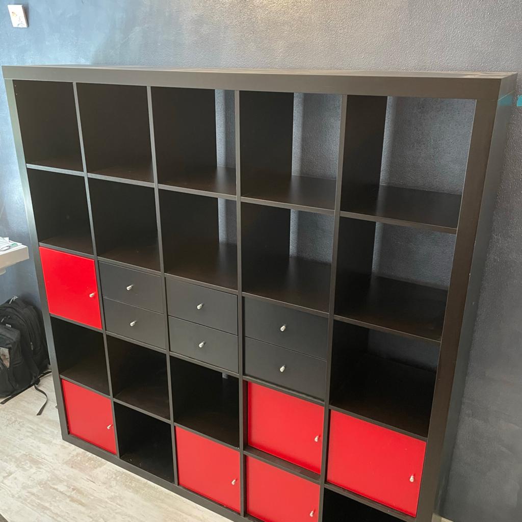 IKEA Kallax kast met lades en deuren - Zwart/Rood, Ophalen, Gebruikt, Met deur(en), 150 tot 200 cm