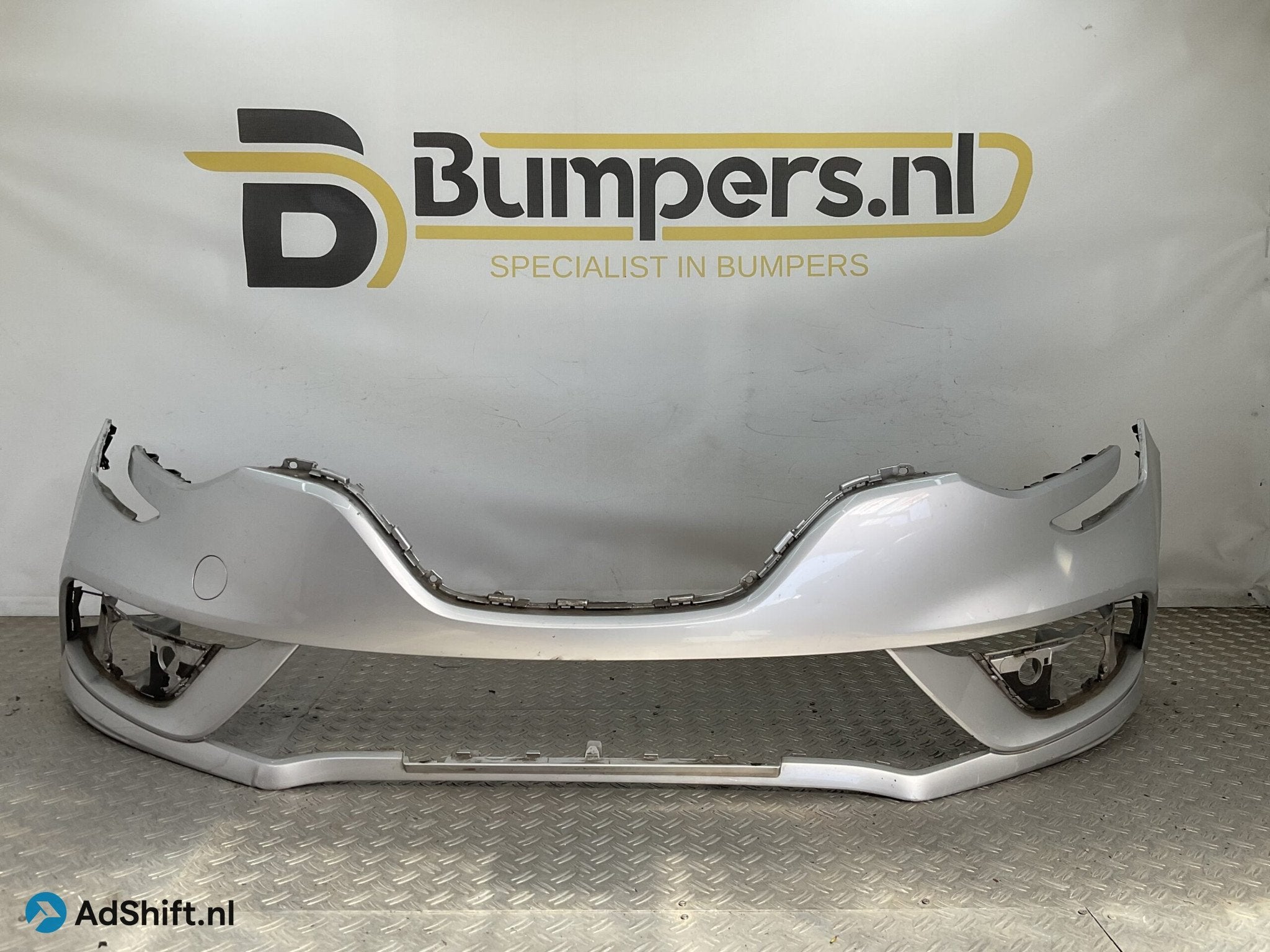 BUMPER Renault Megane 2016-2021 511805148R VOORBUMPER F4-206, Auto-onderdelen, Bumper
