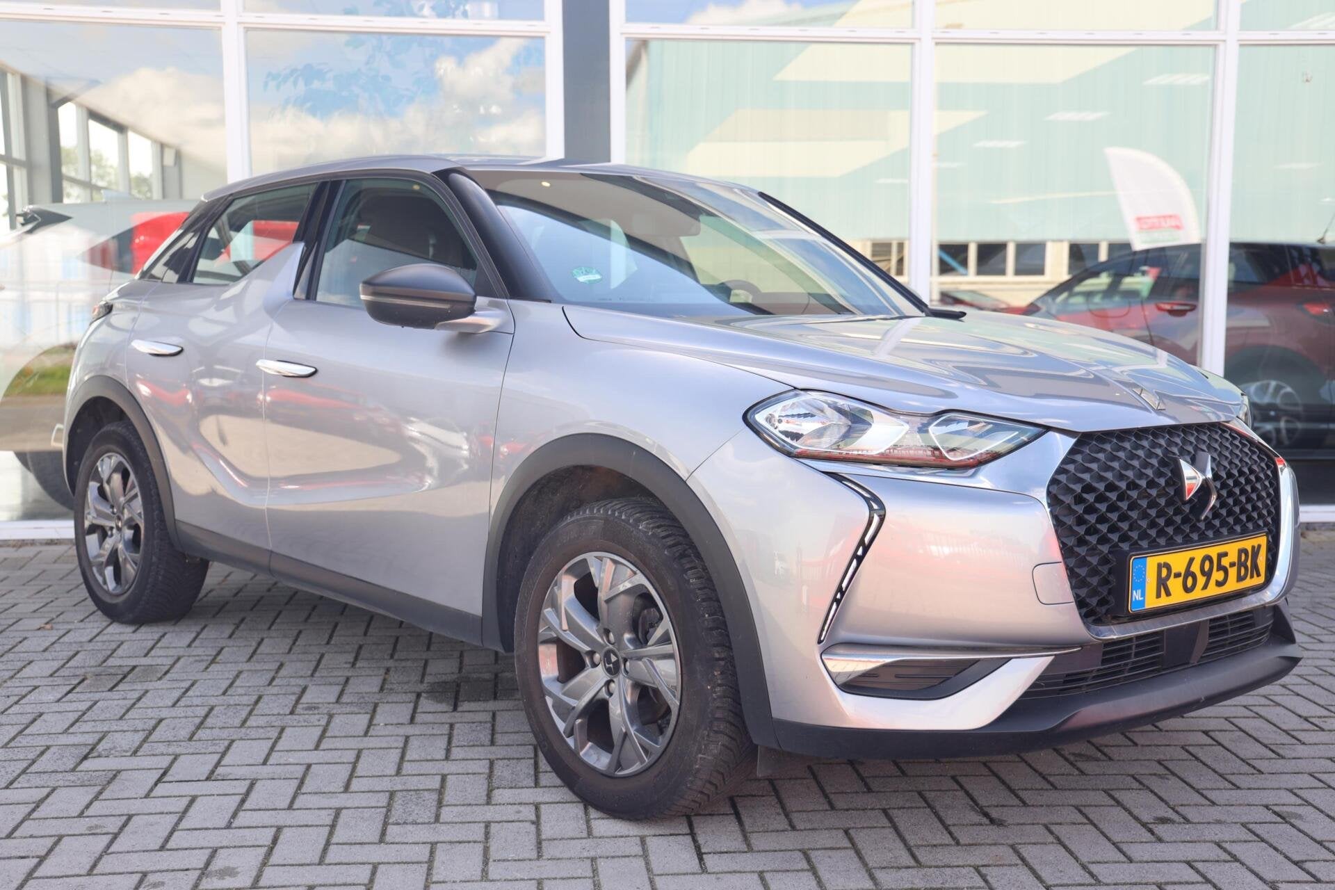 Ds 3 Crossback 1.2 PureTech Montmartre|Navi|Cruise|PDC|Apple, Auto's, Voorwielaandrijving, Dealer onderhouden, 101 pk, Euro 6