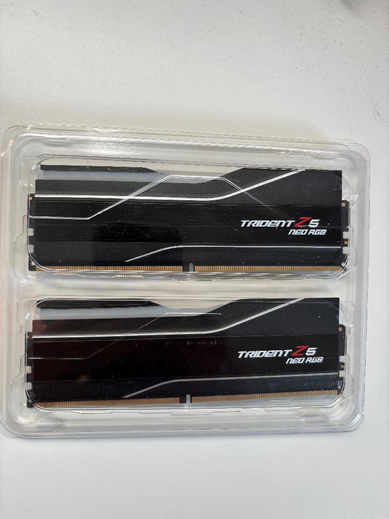 Trident Z5 NEO RGB 32GB DDR5 6000Mhz, 32 GB, Nieuw, Ophalen of Verzenden, Desktop