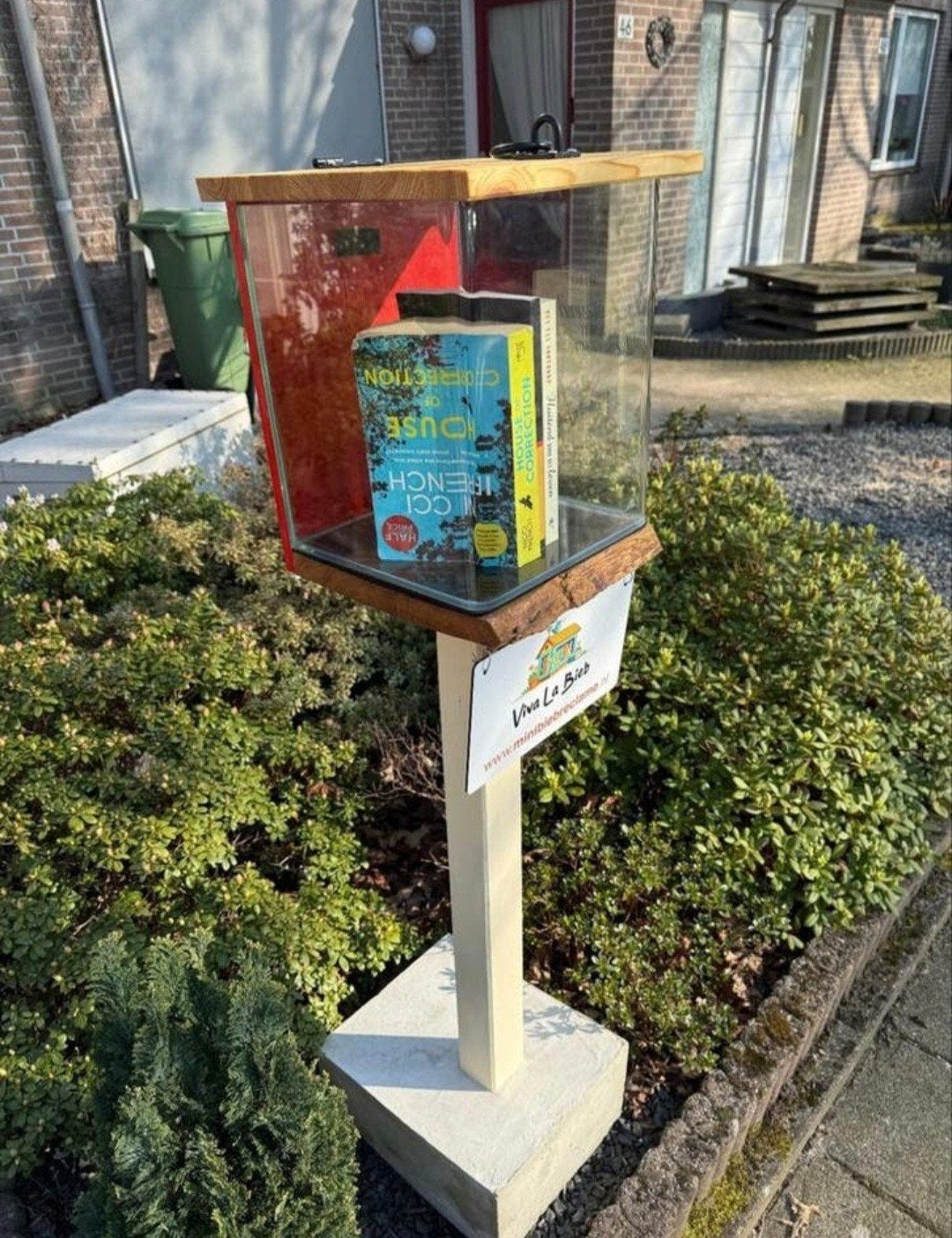 Minibieb mini-galerij boekenruil kastje rood waterbestendig, Huis en Inrichting, Kasten | Boekenkasten, Nieuw, 50 tot 100 cm, 100 tot 150 cm