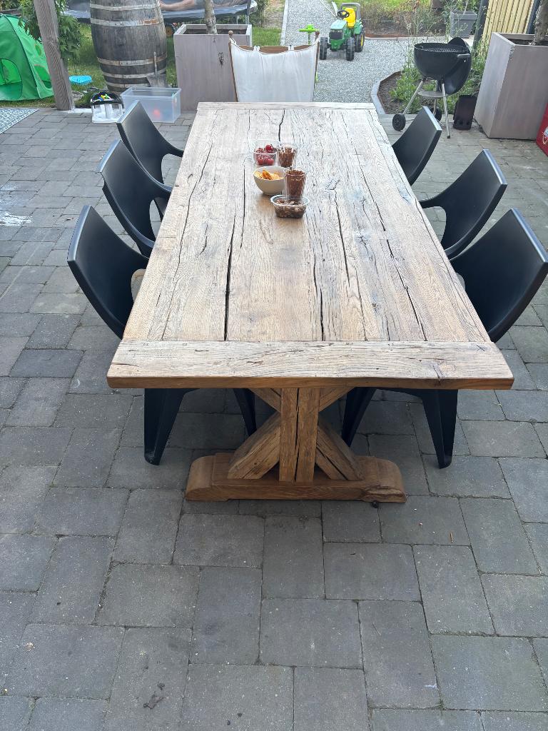 Oud eiken kloostertafel, Meubels