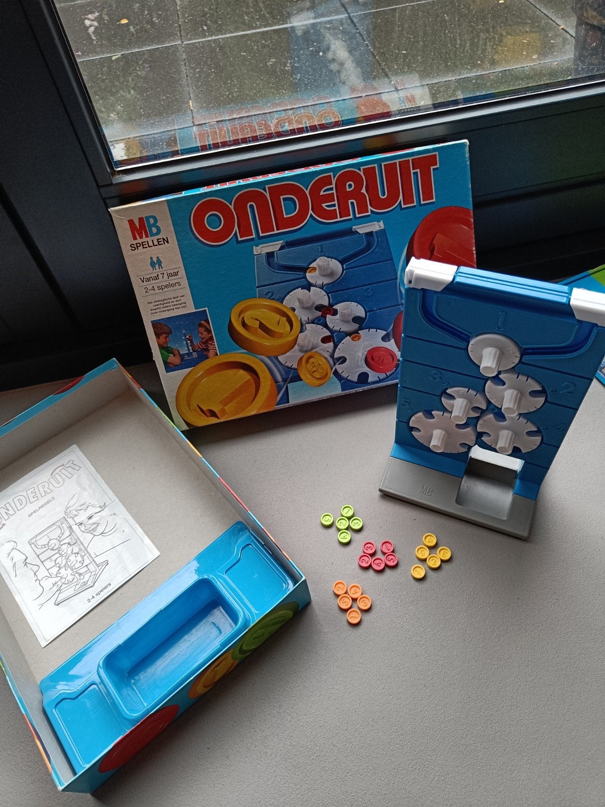 MB Onderuit bordspel - Compleet en in goede staat, Drie of vier spelers, Ophalen of Verzenden, Gebruikt, MB Spellen