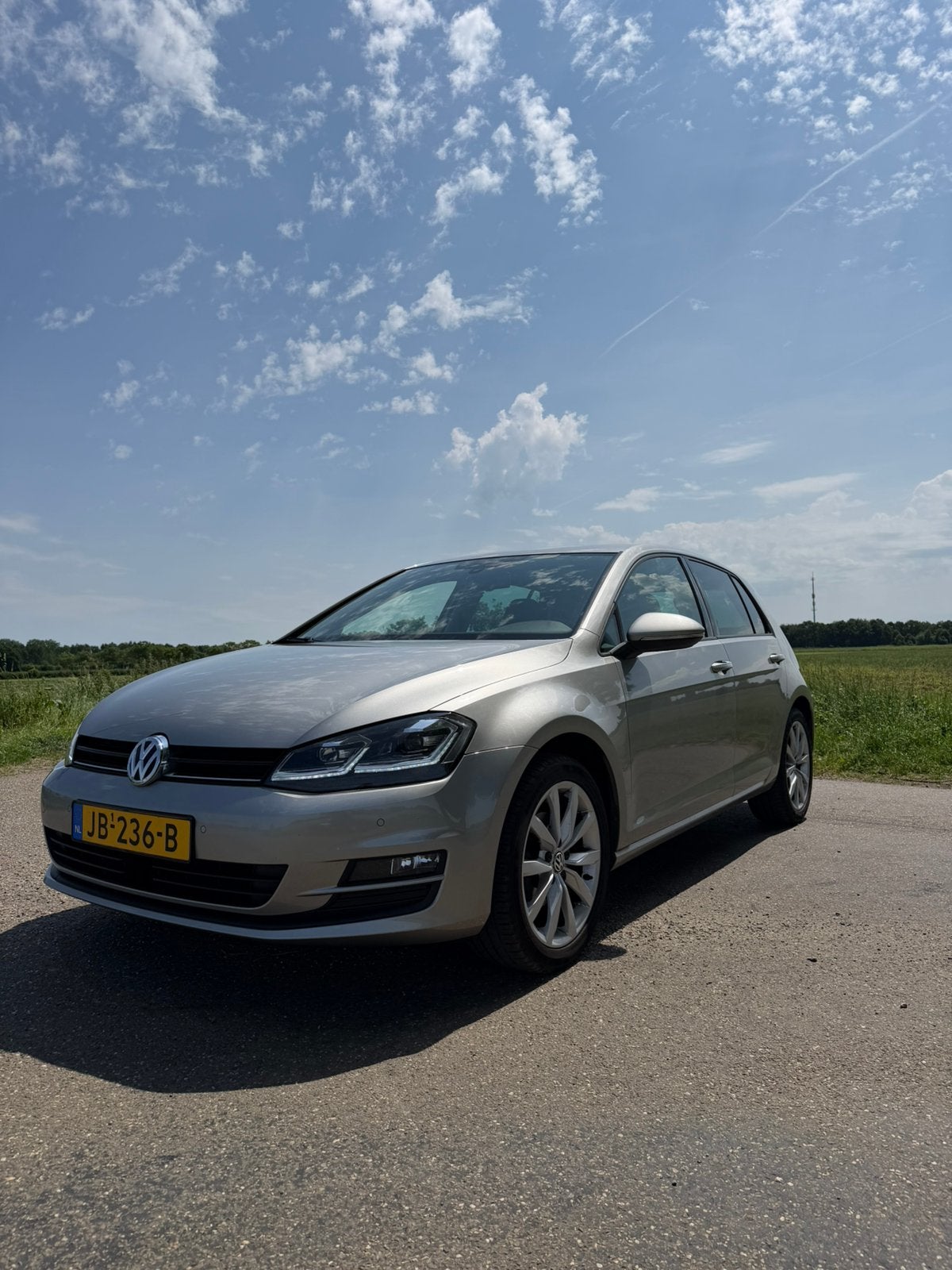 Volkswagen Golf 1.2 TSI 5D 2016 highline sfeerverlichting, Auto's, Voorwielaandrijving, 4 cilinders, 610 kg, Origineel Nederlands