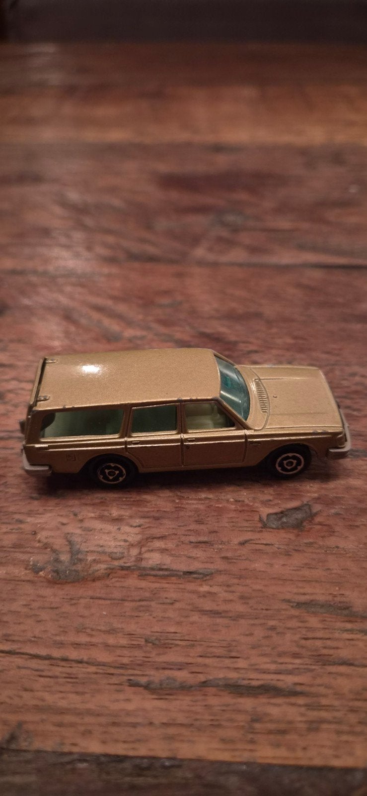 Majorette Volvo 245 DL Schaalmodel - Goudkleurig, Overige merken, Gebruikt, 1:50 of kleiner, Auto