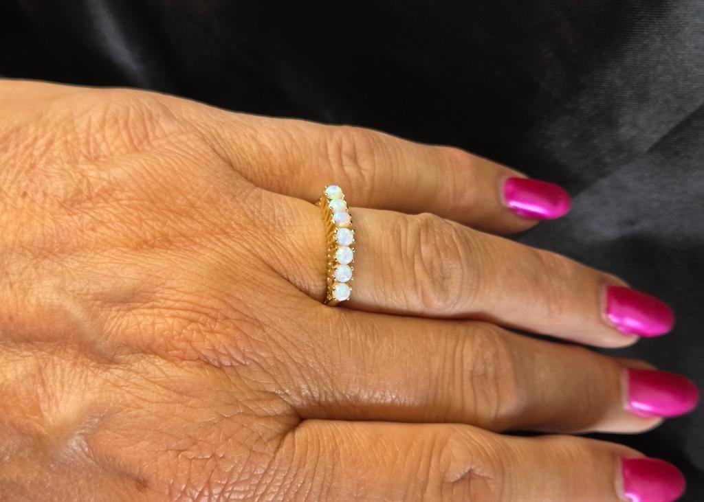 Gouden Vintage aanschuifring met opaal. 2026/229., Sieraden, Tassen en Uiterlijk, Ringen, Overige kleuren, ., Nieuw, Ophalen of Verzenden